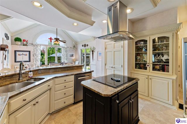 8202 Harrods View Court, Prospect, KY 40059