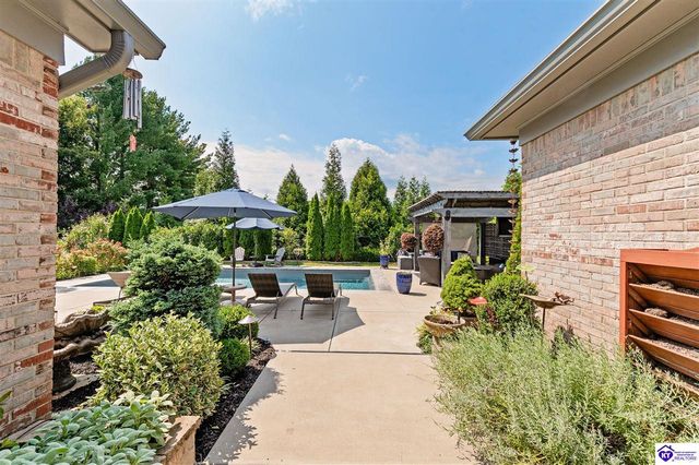 8202 Harrods View Court, Prospect, KY 40059