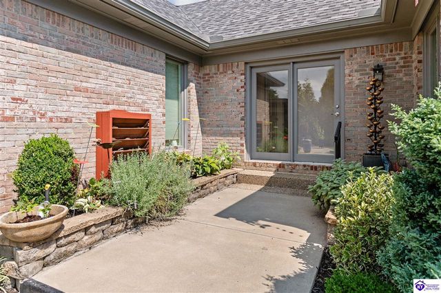 8202 Harrods View Court, Prospect, KY 40059