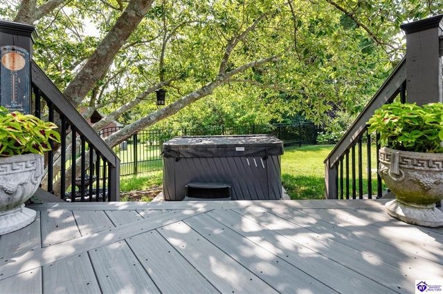 8202 Harrods View Court, Prospect, KY 40059