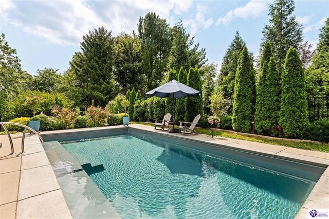 8202 Harrods View Court, Prospect, KY 40059