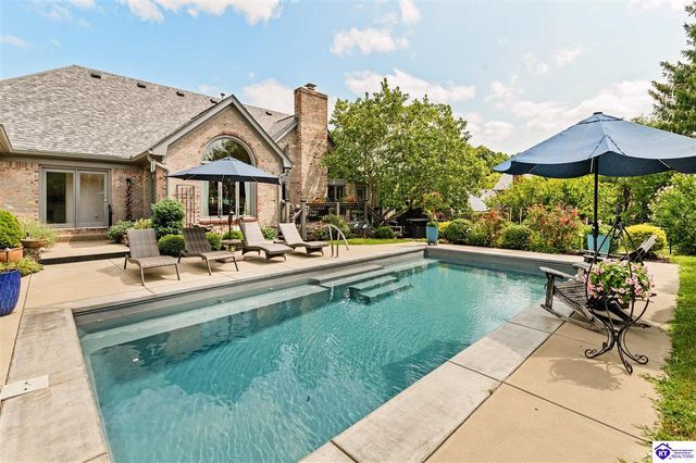 8202 Harrods View Court, Prospect, KY 40059