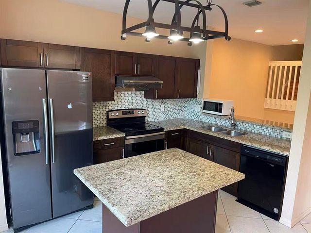 4061 NW 91st Terrace, Sunrise, FL 33351