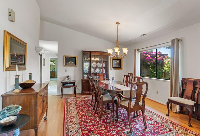 105 Holstrom Cir, Novato, CA 94947