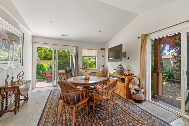 105 Holstrom Cir, Novato, CA 94947