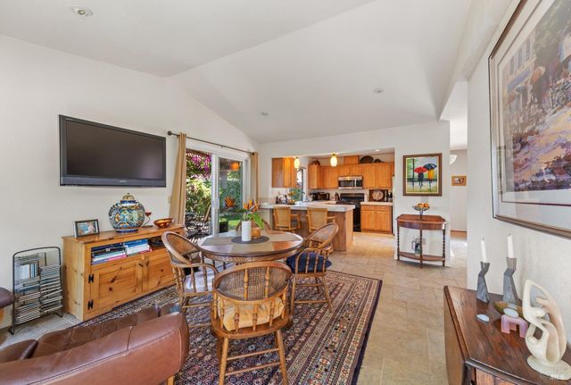 105 Holstrom Cir, Novato, CA 94947