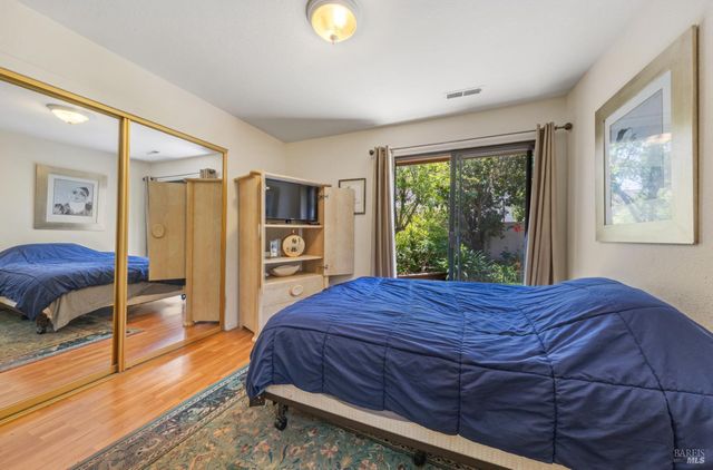 105 Holstrom Cir, Novato, CA 94947