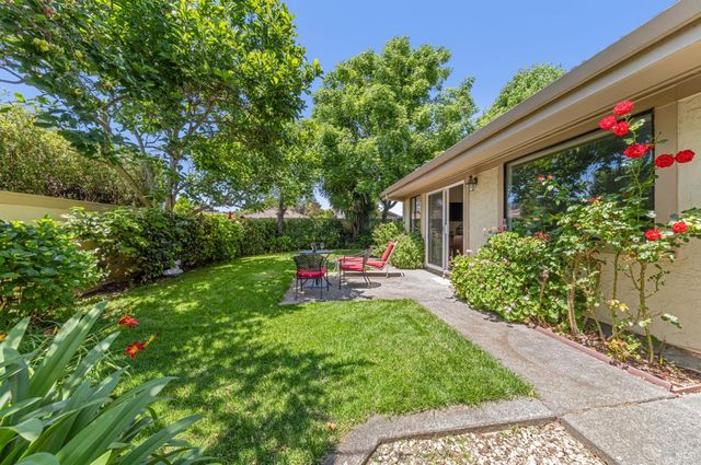 105 Holstrom Cir, Novato, CA 94947