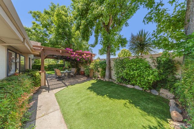 105 Holstrom Cir, Novato, CA 94947