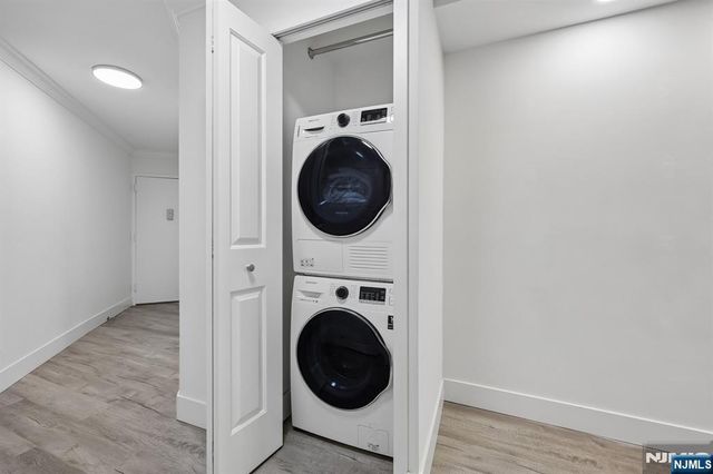 200 Grand Cove Way 2D, Edgewater, NJ 07020