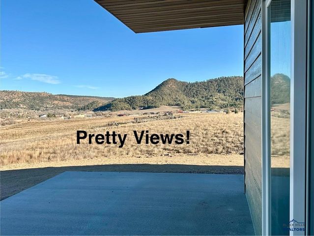 221 MEADOWLARK DR, Hot Springs, SD 57745