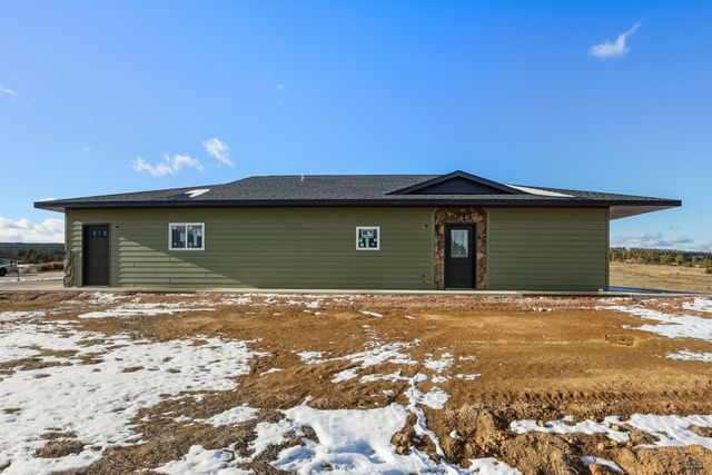 221 MEADOWLARK DR, Hot Springs, SD 57745