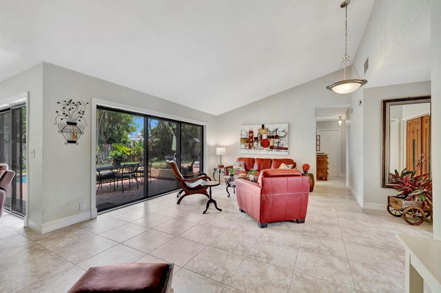 2211 NE 34th Court, Lighthouse Point, FL 33064