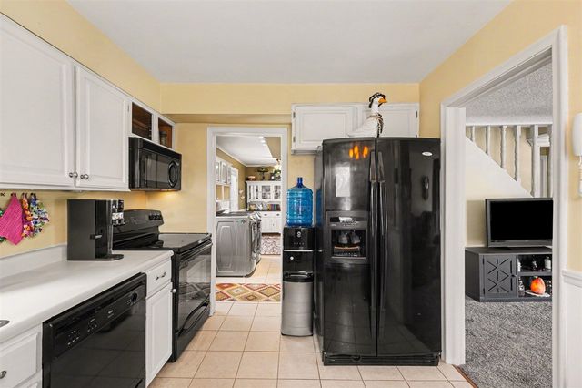 10040 Endicott Street, Belleville, MI 48111