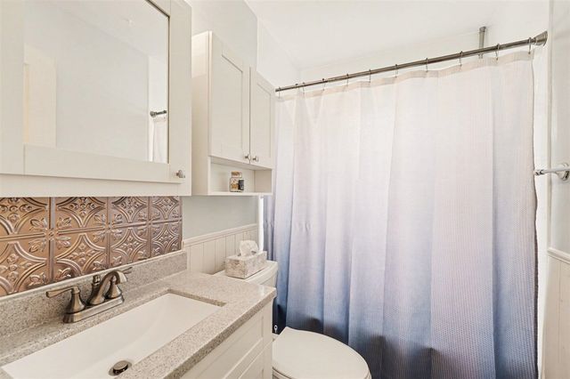 10040 Endicott Street, Belleville, MI 48111