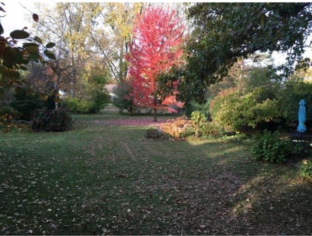 10040 Endicott Street, Belleville, MI 48111