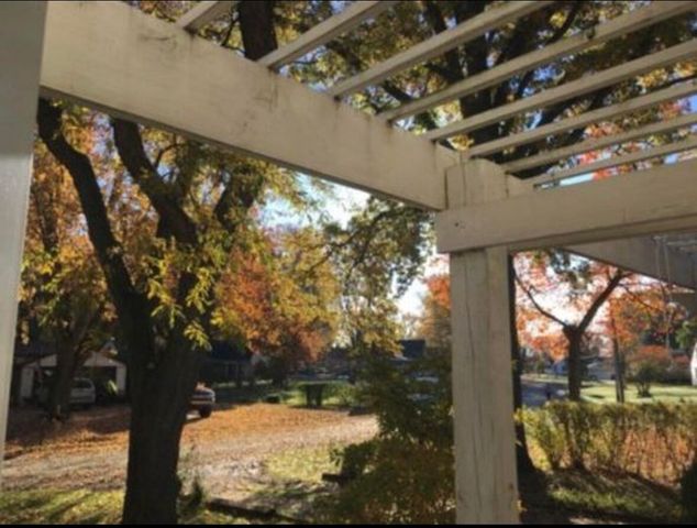 10040 Endicott Street, Belleville, MI 48111