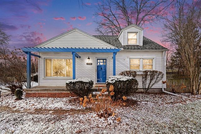 10040 Endicott Street, Belleville, MI 48111