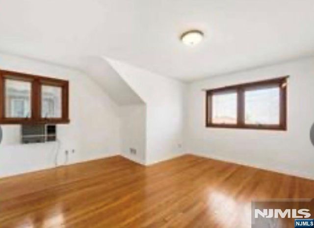 456 9th Street 2, Palisades Park, NJ 07650
