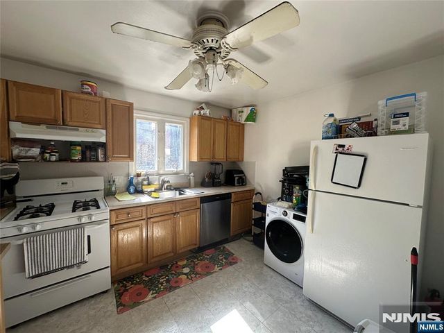 456 9th Street 2, Palisades Park, NJ 07650