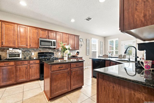 10727 NEWCROFT PL, Helotes, TX 78023