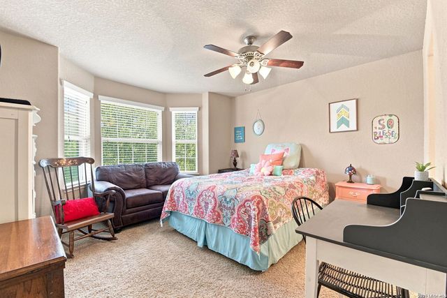 10727 NEWCROFT PL, Helotes, TX 78023