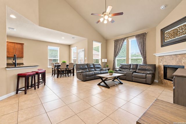 10727 NEWCROFT PL, Helotes, TX 78023