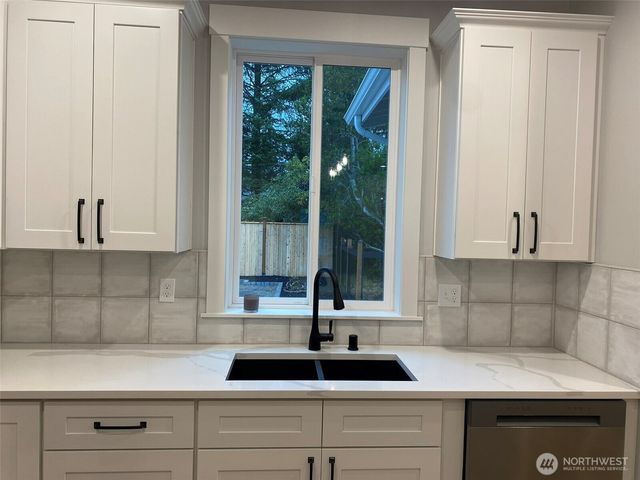 1383 Sand Pebble Avenue, Ocean Shores, WA 98569