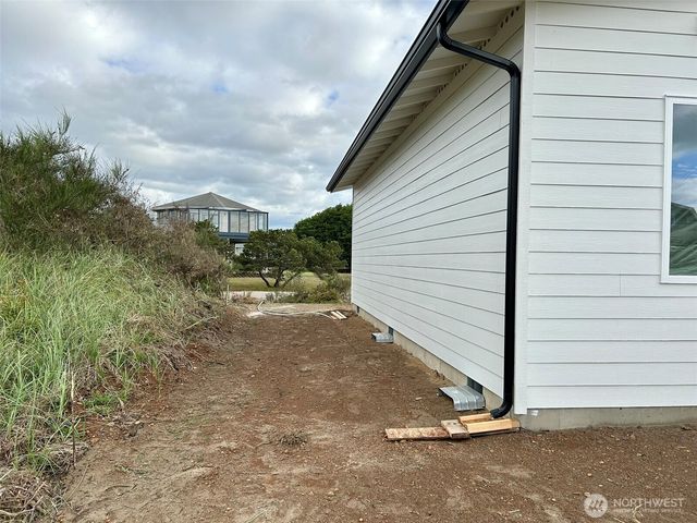 1383 Sand Pebble Avenue, Ocean Shores, WA 98569