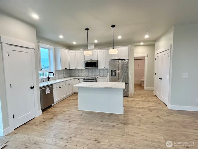 1383 Sand Pebble Avenue, Ocean Shores, WA 98569