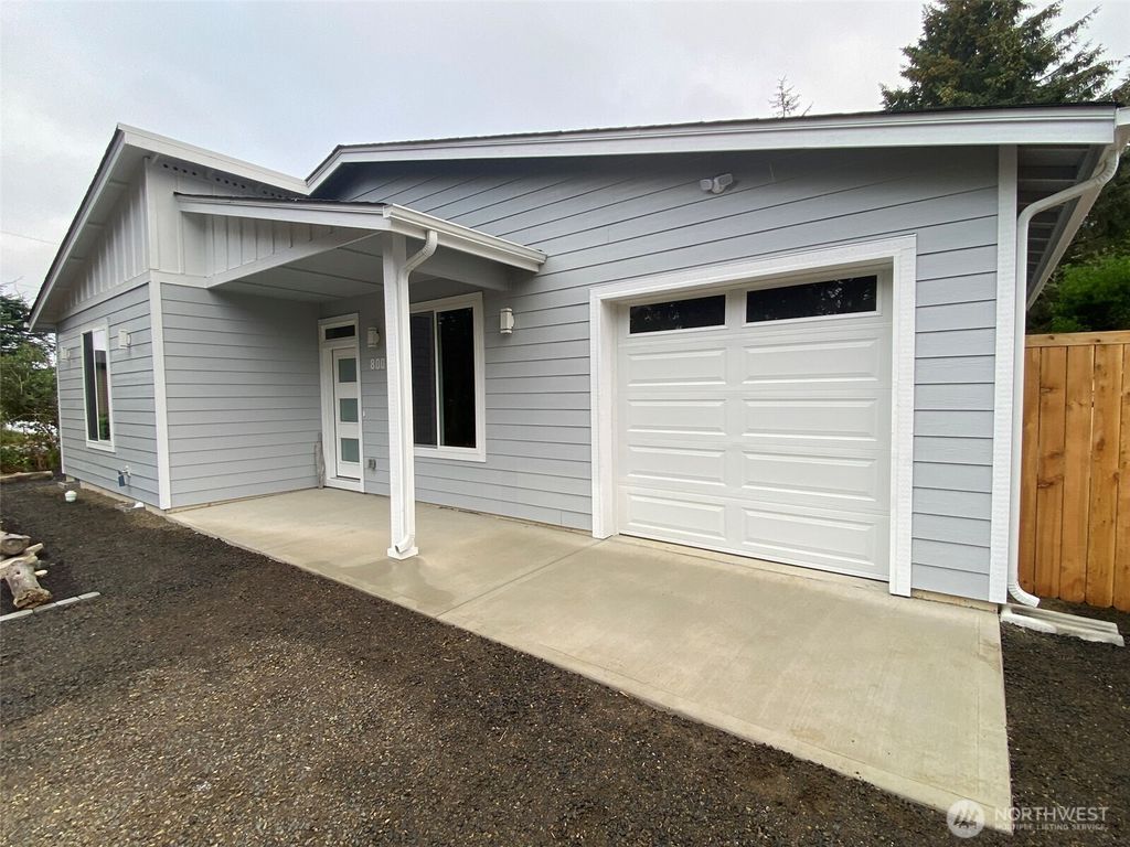 1383 Sand Pebble Avenue, Ocean Shores, WA 98569