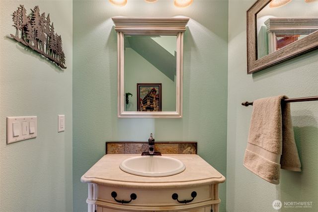 195 Patriot Road, Woodland, WA 98674