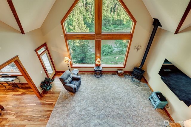 195 Patriot Road, Woodland, WA 98674