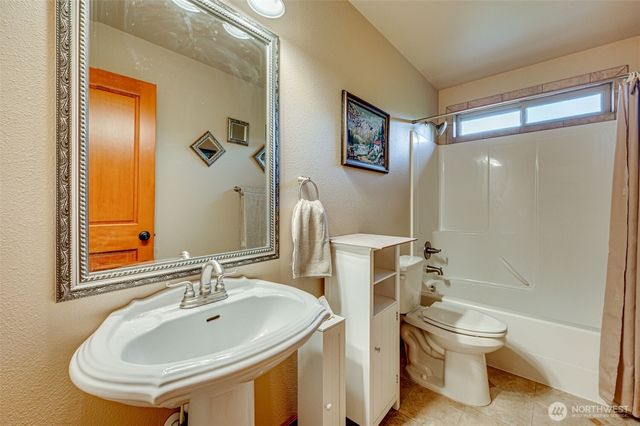 195 Patriot Road, Woodland, WA 98674