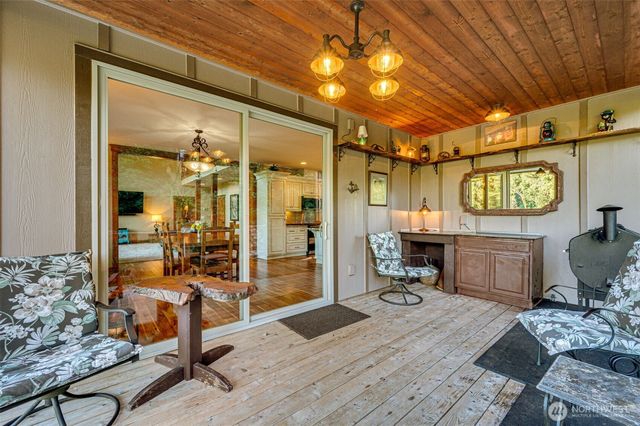 195 Patriot Road, Woodland, WA 98674