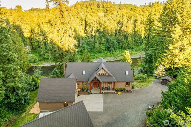 195 Patriot Road, Woodland, WA 98674