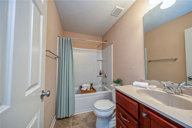 252 Estates Dr, Richland, PA 15044
