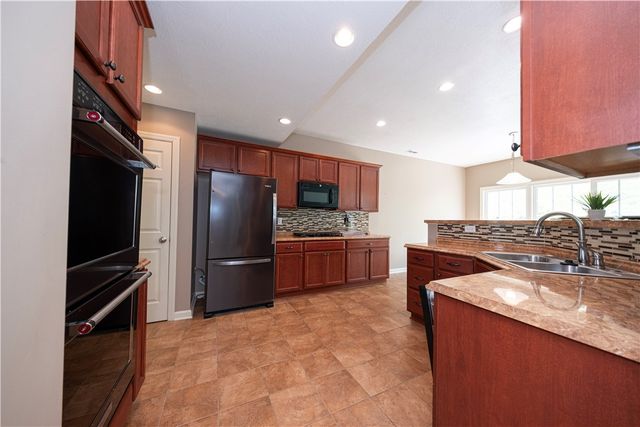 252 Estates Dr, Richland, PA 15044