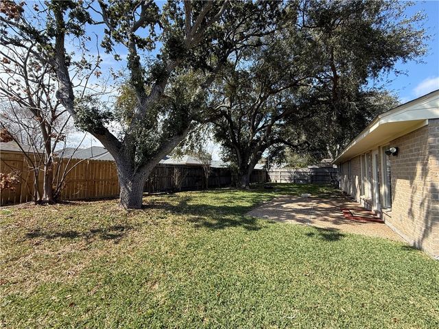 5037 Moultrie Dr, Corpus Christi, TX 78413