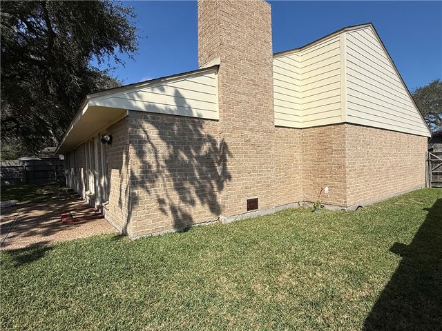 5037 Moultrie Dr, Corpus Christi, TX 78413