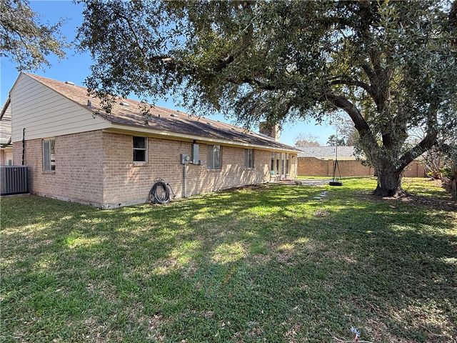 5037 Moultrie Dr, Corpus Christi, TX 78413