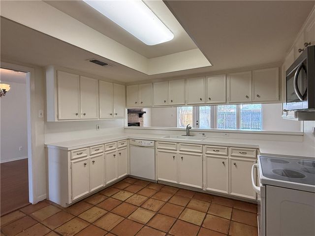 5037 Moultrie Dr, Corpus Christi, TX 78413