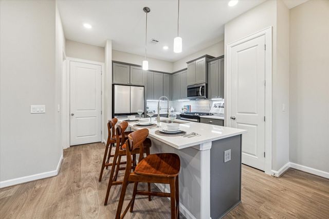 810 Glowing Dawn Drive, Houston, TX 77018