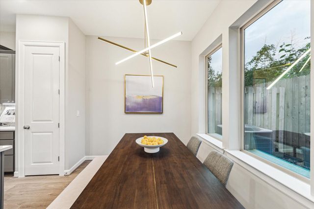 810 Glowing Dawn Drive, Houston, TX 77018