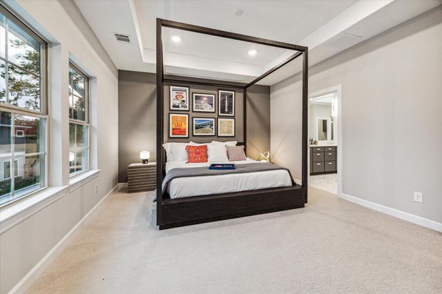 810 Glowing Dawn Drive, Houston, TX 77018