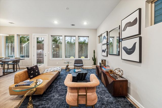 810 Glowing Dawn Drive, Houston, TX 77018