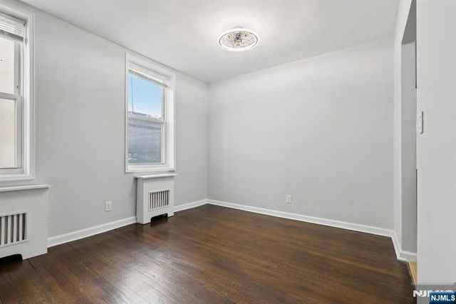 2160 Center Avenue 4N, Fort Lee, NJ 07024