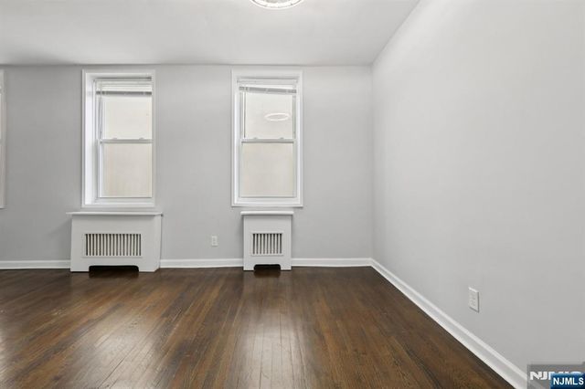 2160 Center Avenue 4N, Fort Lee, NJ 07024