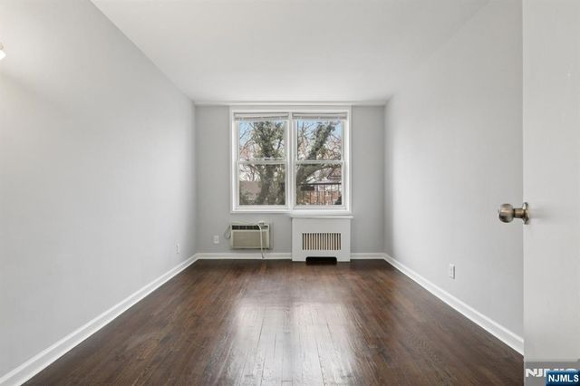 2160 Center Avenue 4N, Fort Lee, NJ 07024