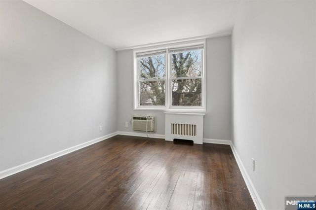 2160 Center Avenue 4N, Fort Lee, NJ 07024